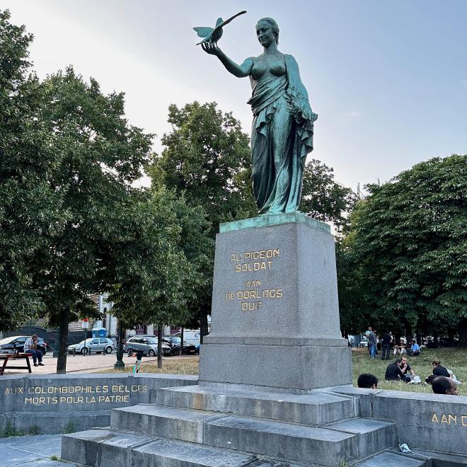 Pigeon handler memorial